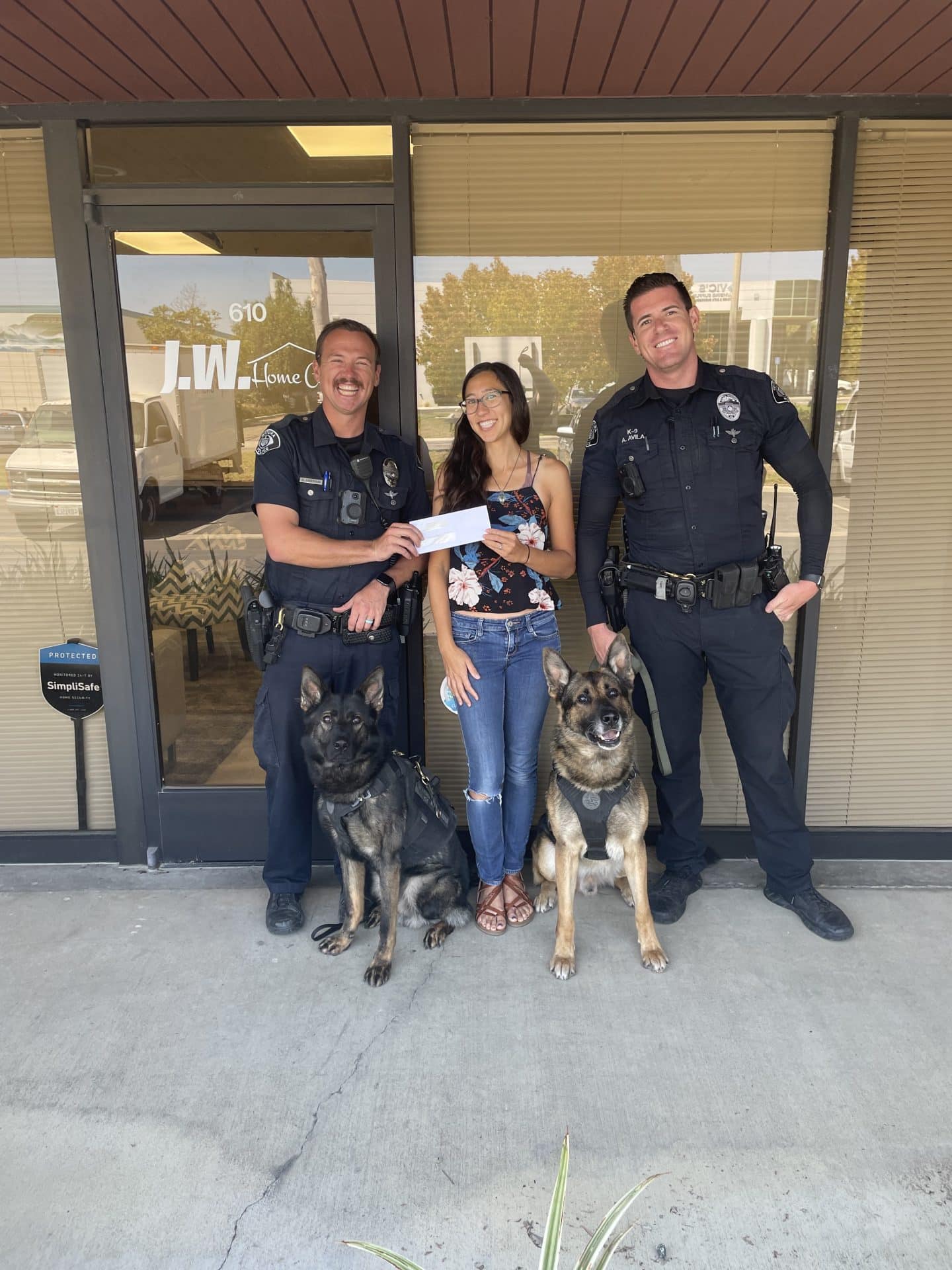 JW Home Care Proudly Sponsors Ventura Police K9’s Dining with the Dogs Event